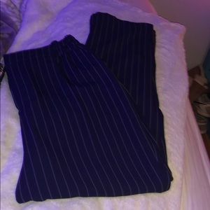 navy pants w white stripes 🤗